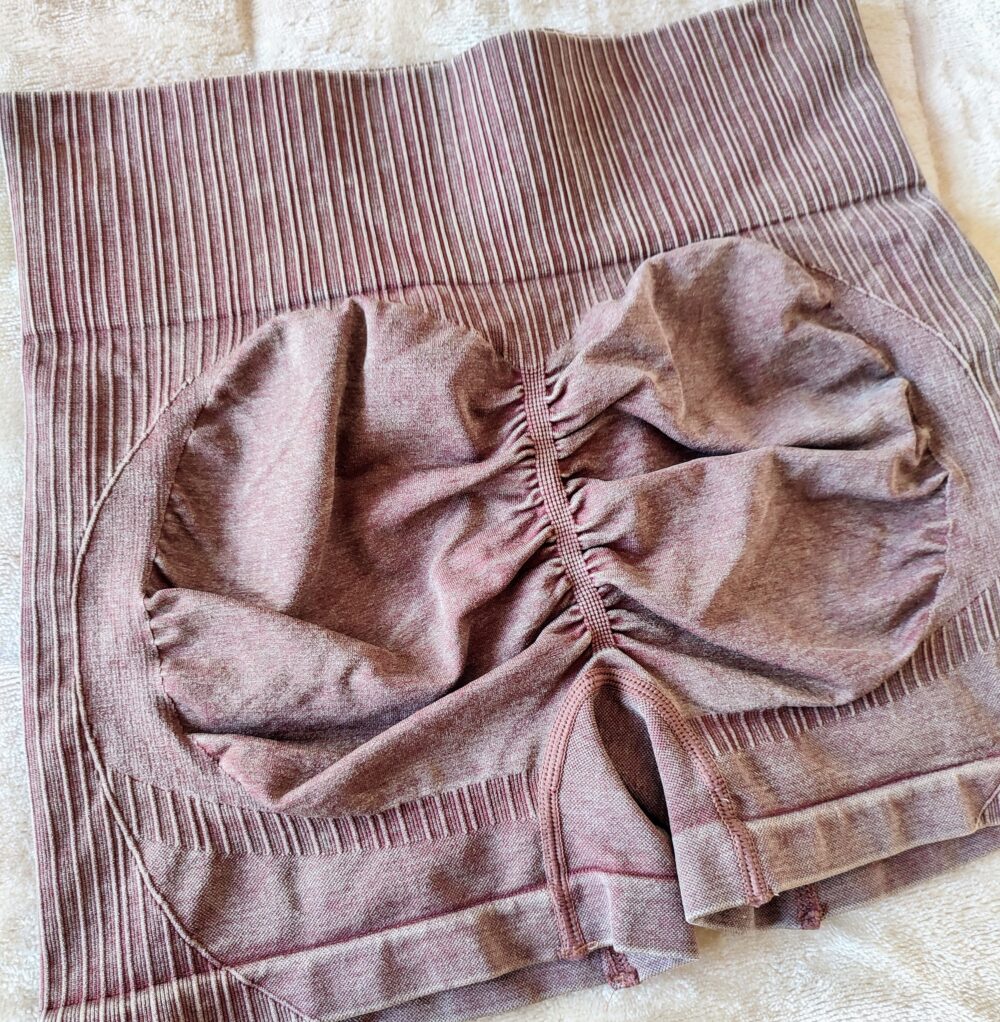 Calza corta seamless con frunce efecto pre lavado y trama - Imagen 4